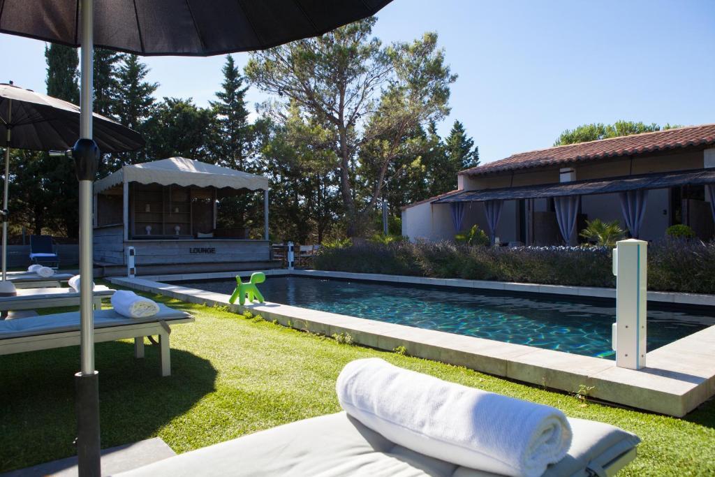 Eygalières L'Auberge De L'Aubergine الغرفة الصورة