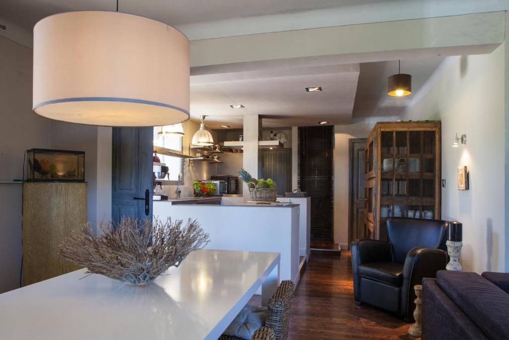 Eygalières L'Auberge De L'Aubergine الغرفة الصورة