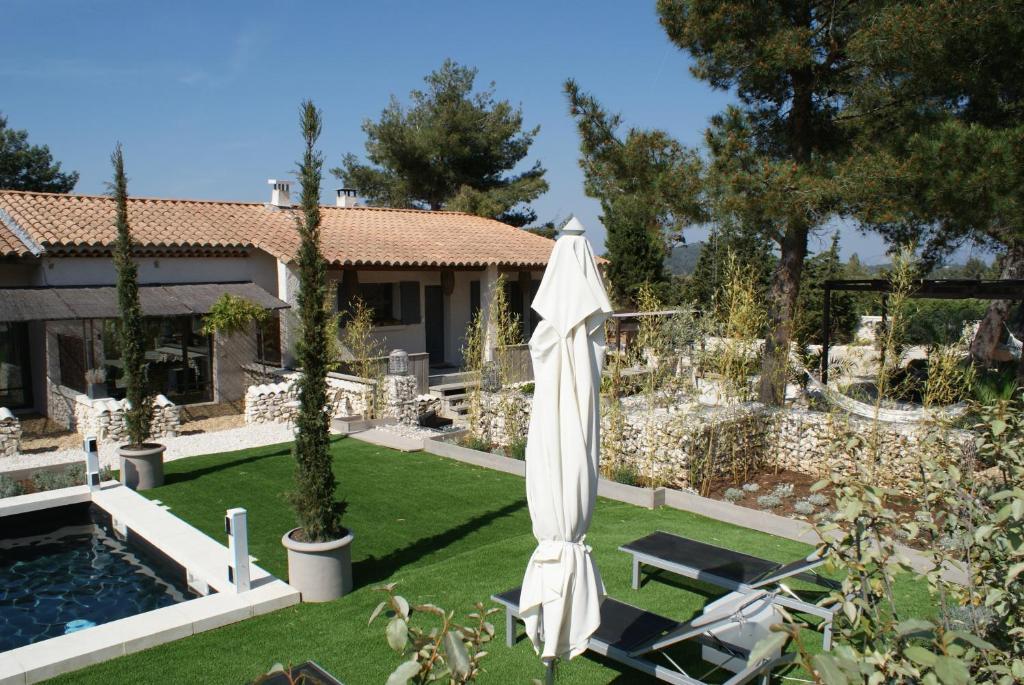 Eygalières L'Auberge De L'Aubergine المظهر الخارجي الصورة