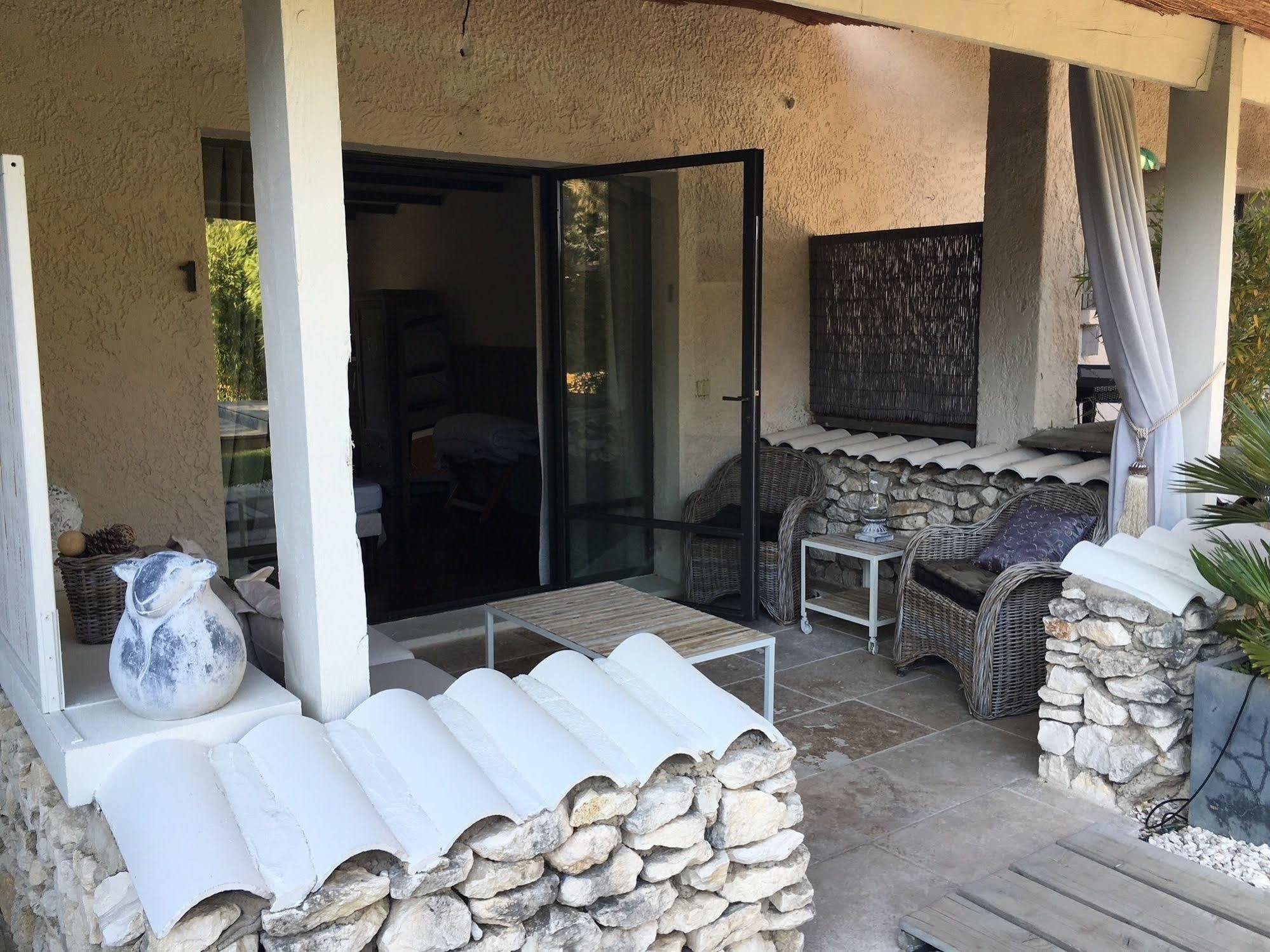 Eygalières L'Auberge De L'Aubergine المظهر الخارجي الصورة